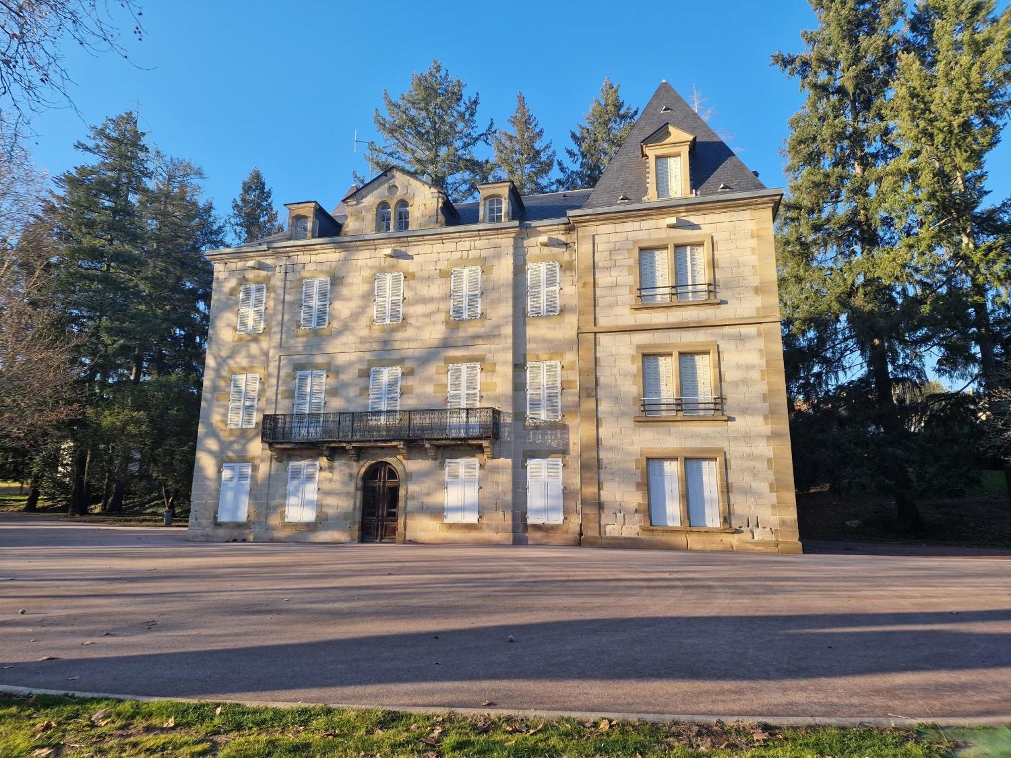 Апартаменти Chateau De Serignac Malemort Екстер'єр фото