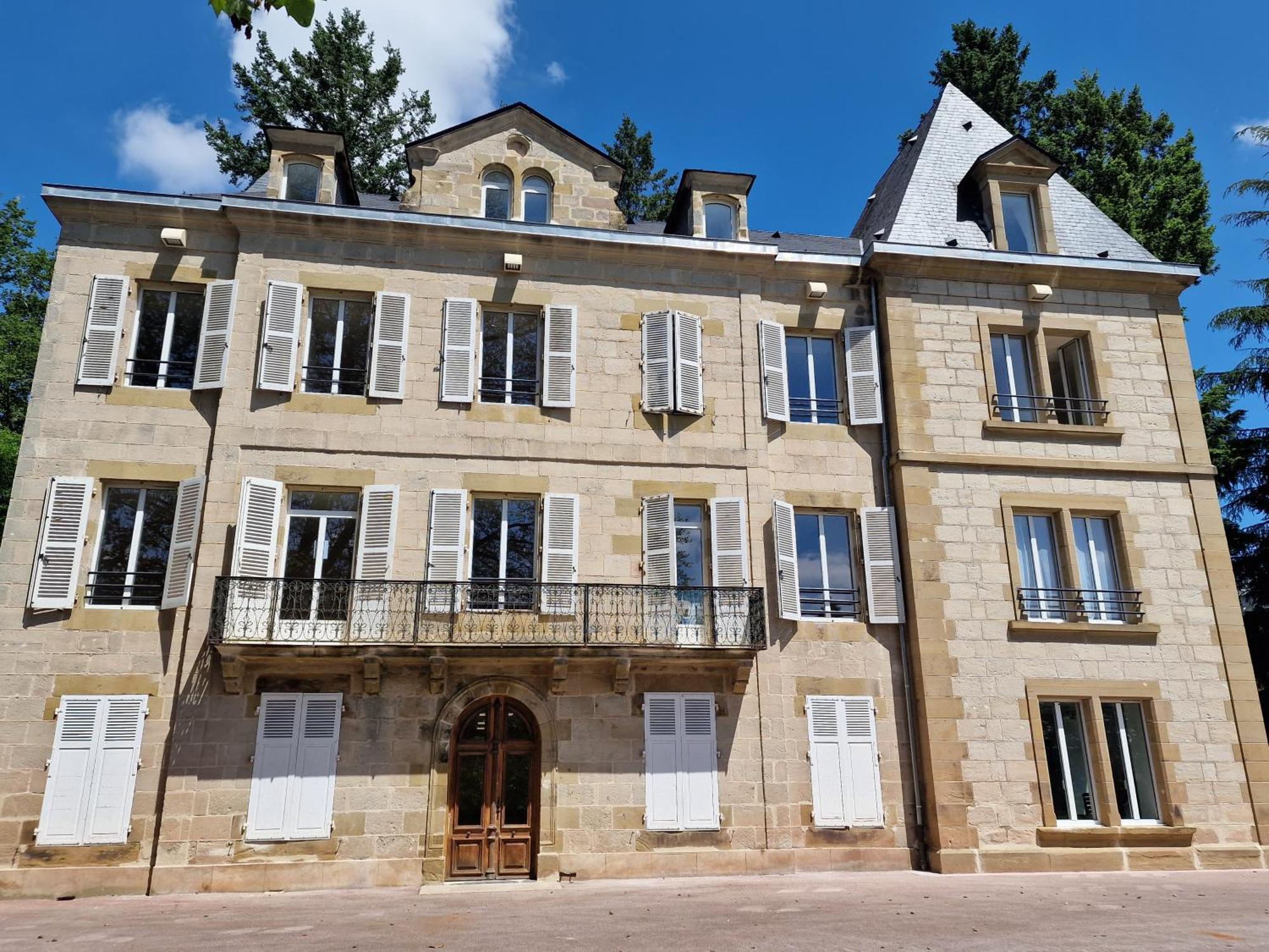 Апартаменти Chateau De Serignac Malemort Екстер'єр фото